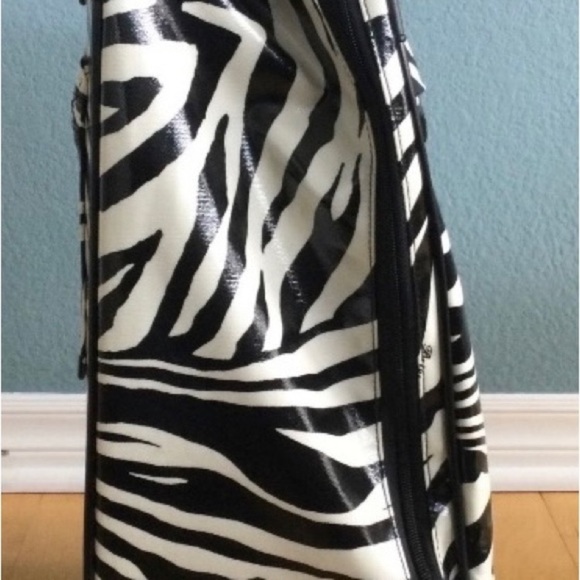 Brighton 22” Weekender Carry-On Zebra Print Luggage LIMITED EDITION - Picture 4 of 12